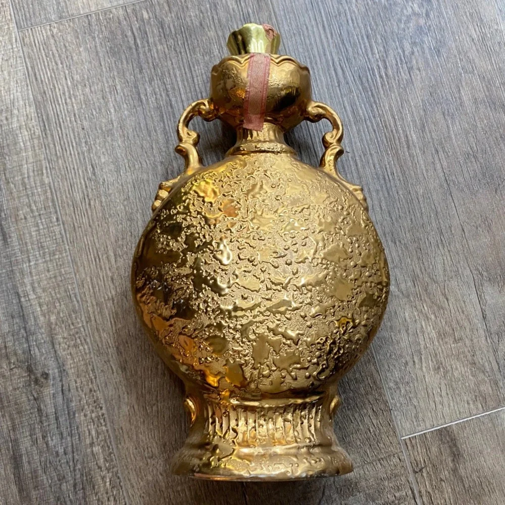 Vintage Jim Beam 24kt Gold Plated Whiskey Decanter Blue Rose Medallion